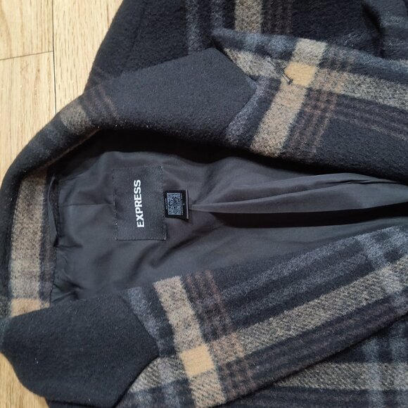 Express Black and Tan Plaid Wool Blend Trench Coat - Small - Excellent Condition - Picture 2 of 4